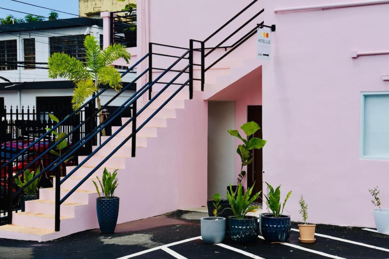 8 Colorful Crash Pad Near Cerra Art San Juan