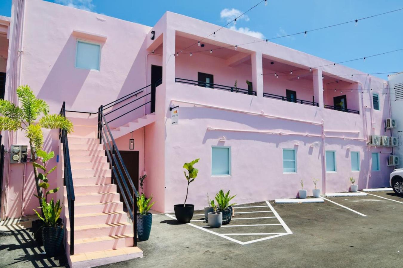 Hotel 8 Colorful Crash Pad Near Cerra Art *