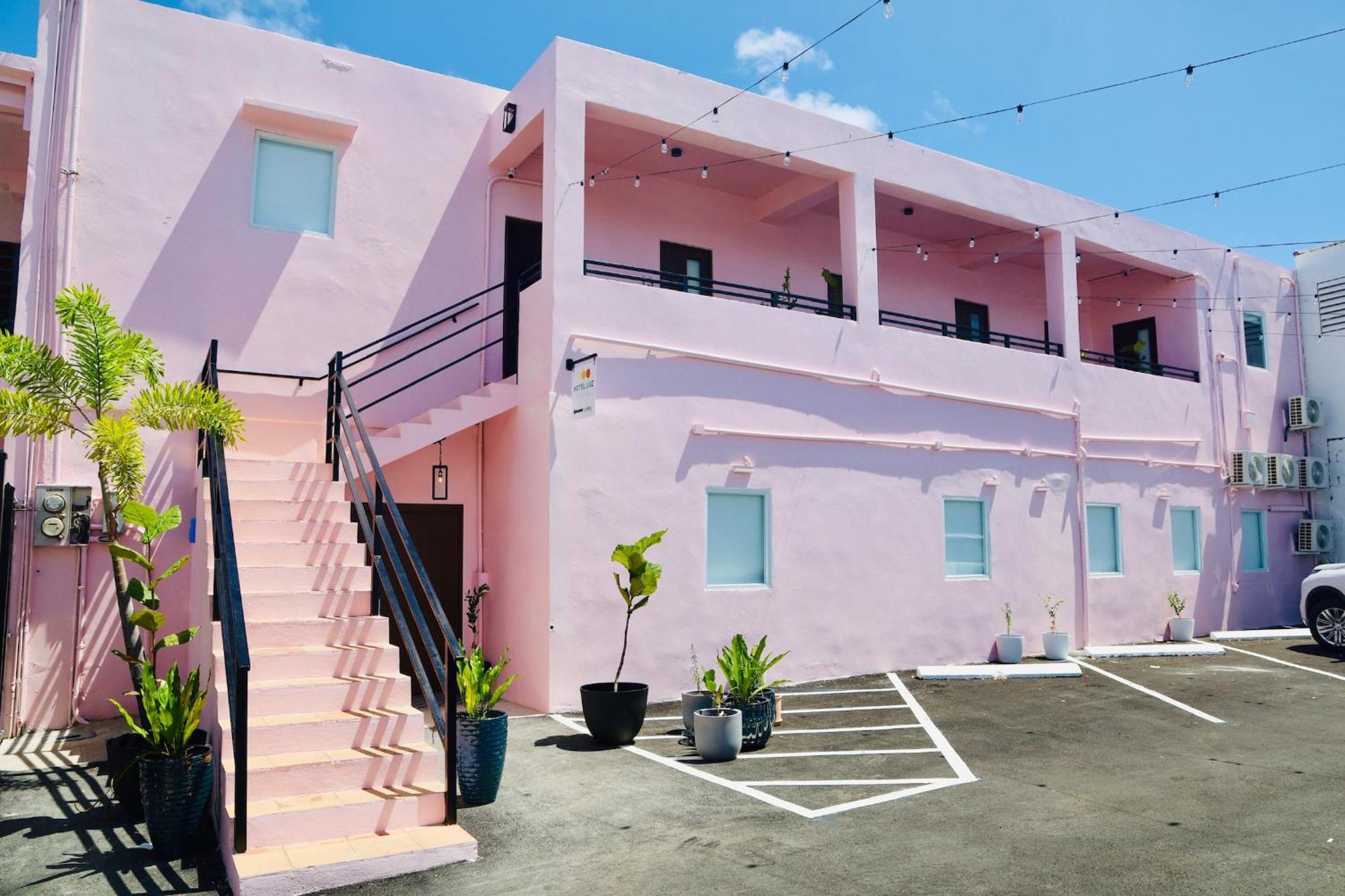 8 Colorful Crash Pad Near Cerra Art San Juan