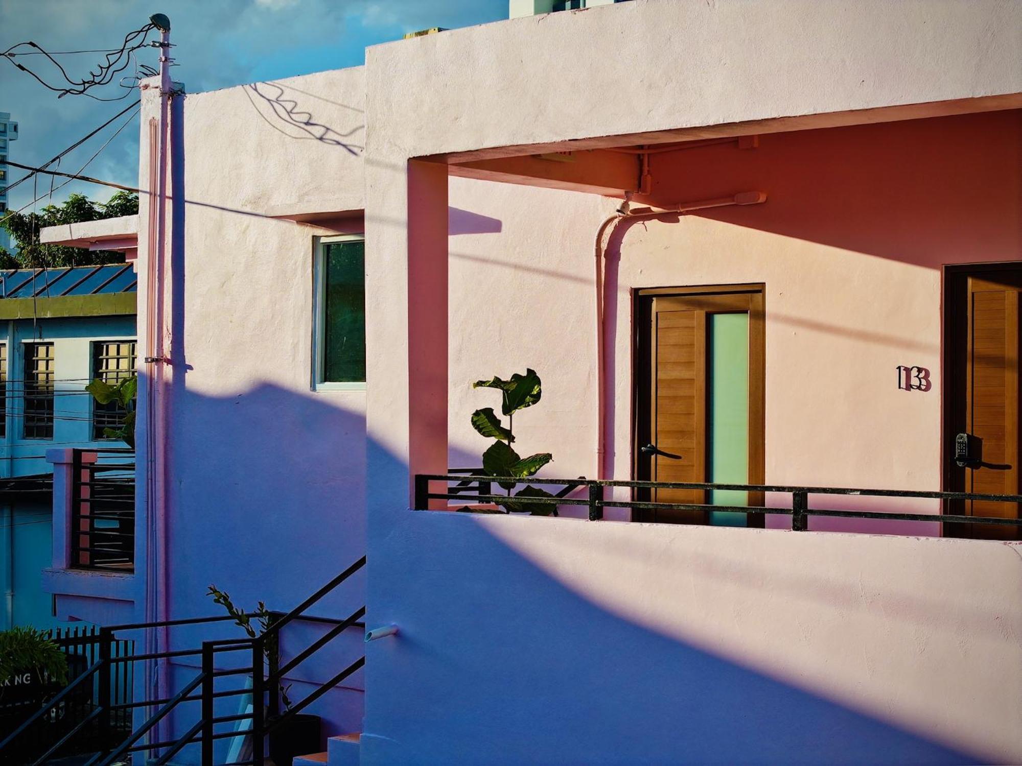 Hotel 8 Colorful Crash Pad Near Cerra Art *