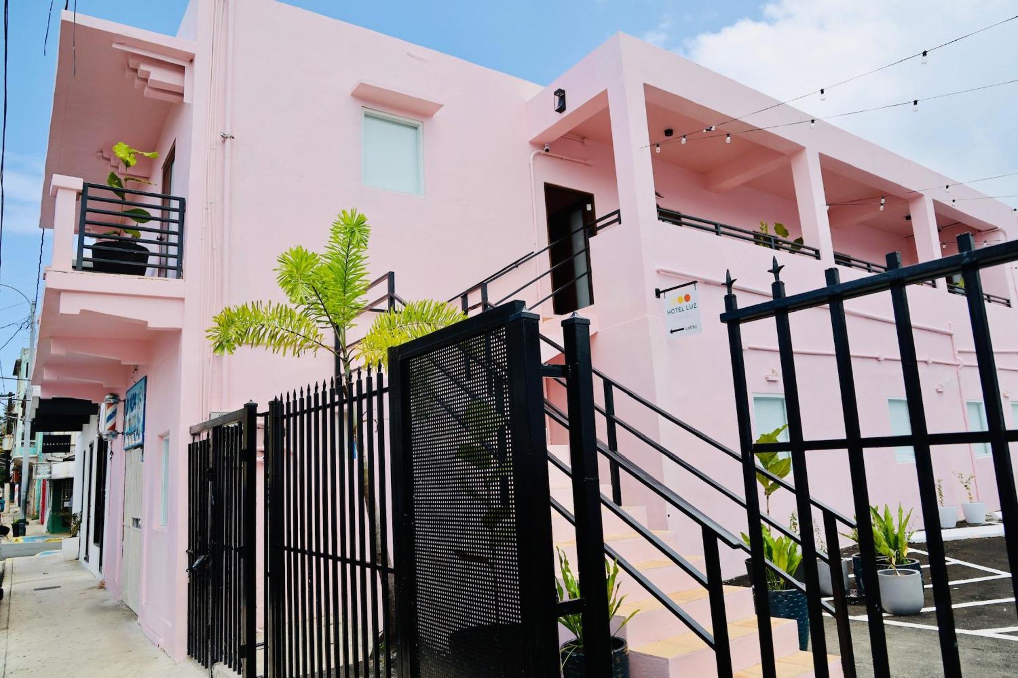 8 Colorful Crash Pad Near Cerra Art * San Juan