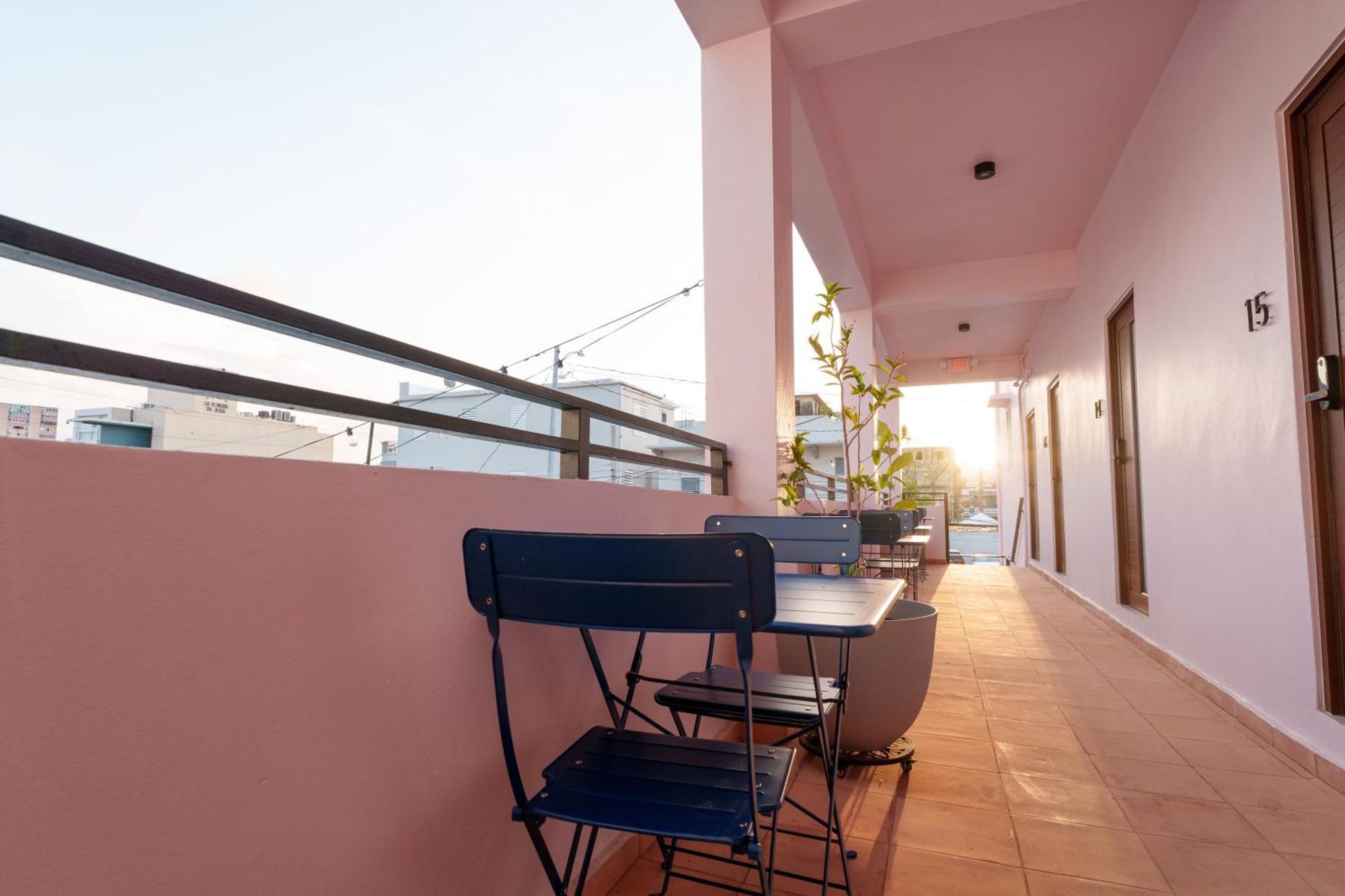 8 Colorful Crash Pad Near Cerra Art Hotel
